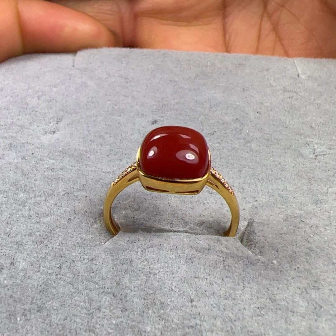 18K金镶嵌戒指南红玛瑙