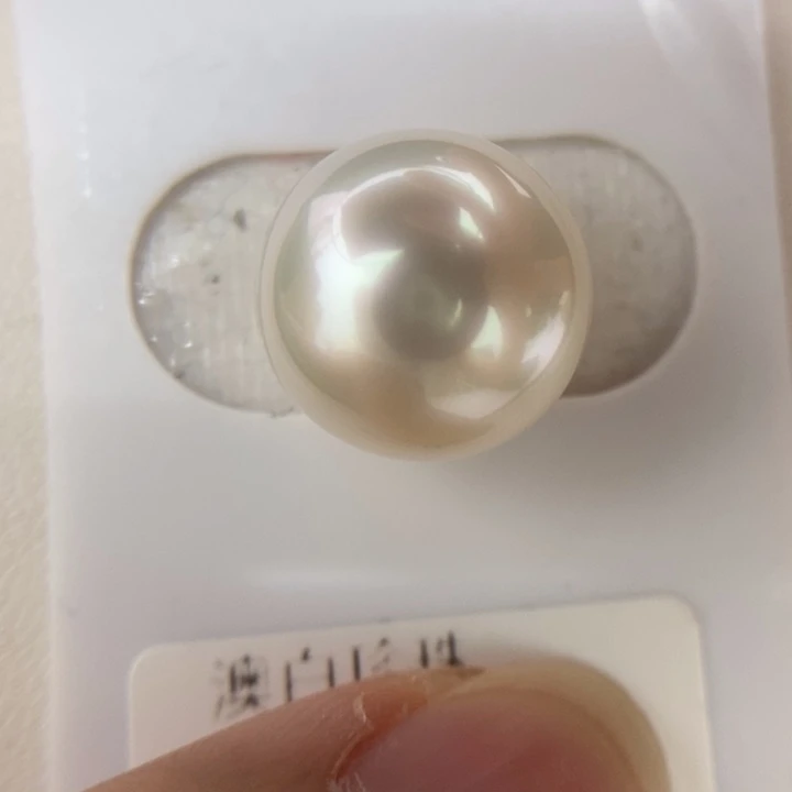 未镶嵌裸珠海水珍珠13.9mm正圆澳白冷白伴青小极光