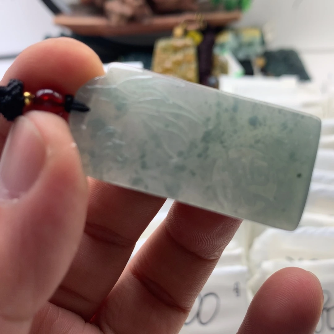 颈饰未镶嵌翡翠福牌