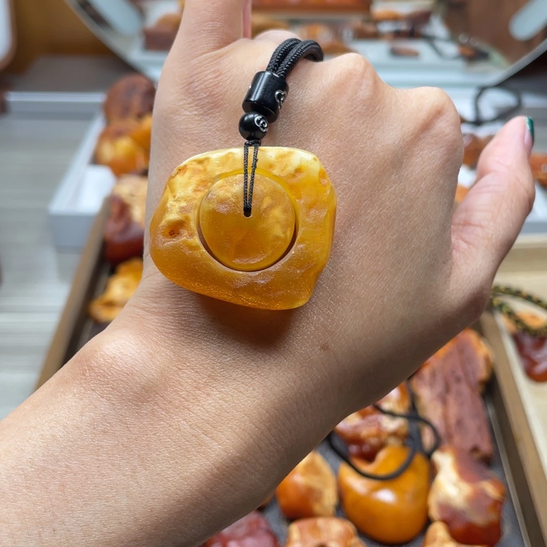 琥珀未镶嵌珠宝奇石