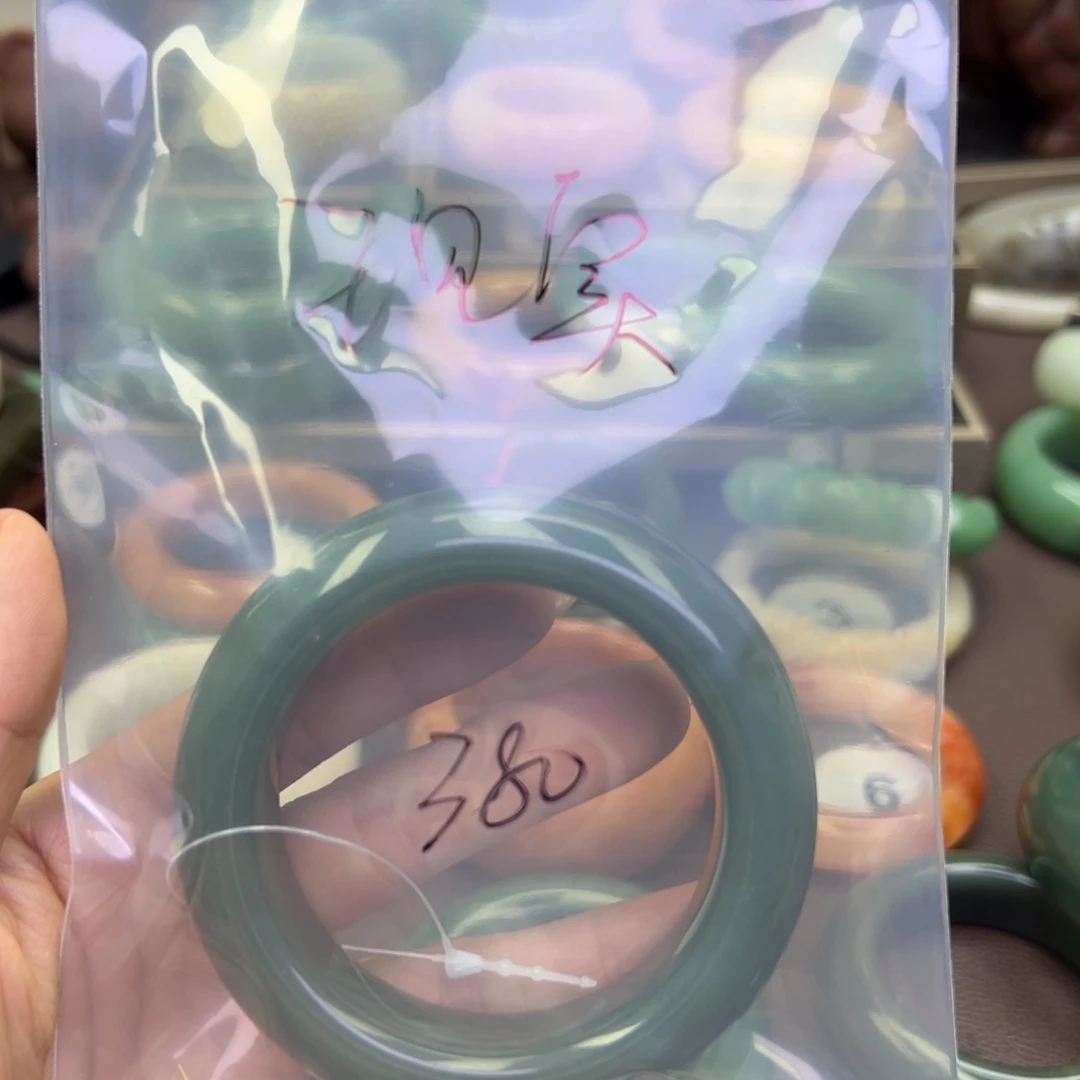 未镶嵌手镯石英岩玉现**后