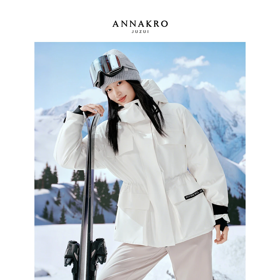 【星线好物】玖姿·安娜蔻KWFD03414户外风连帽鹅绒羽绒服女2025冬新