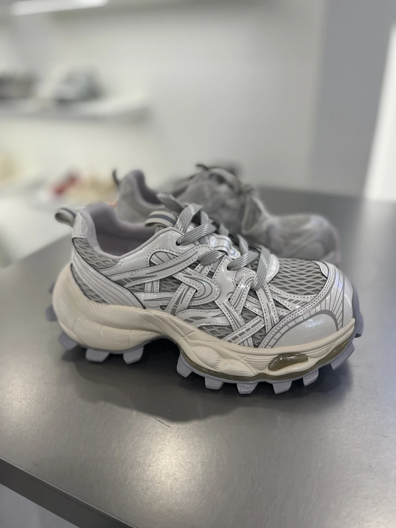 2025春夏新款休闲板鞋时尚休闲舒适网鞋厚底老爹鞋百搭灰白休闲鞋