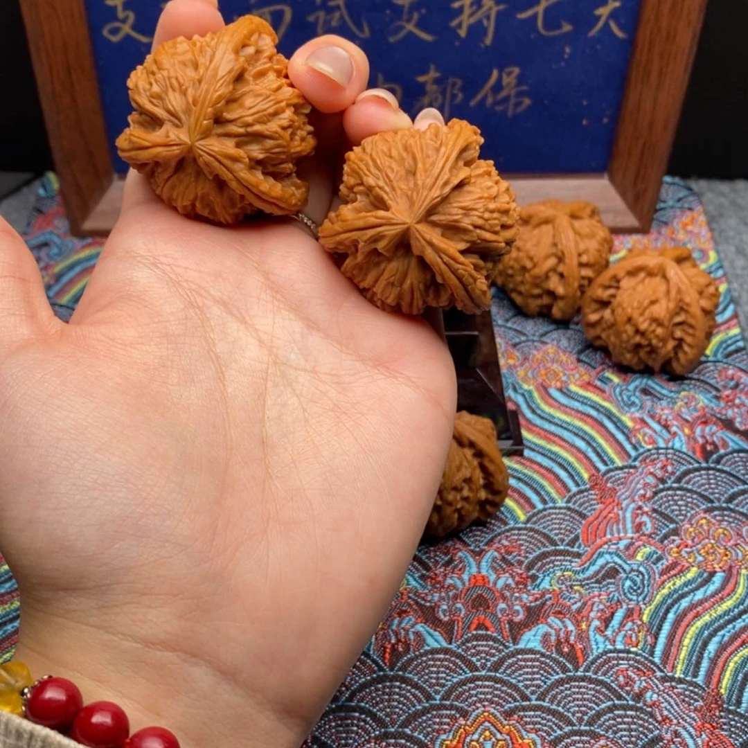 【闪购商品】?****?白狮