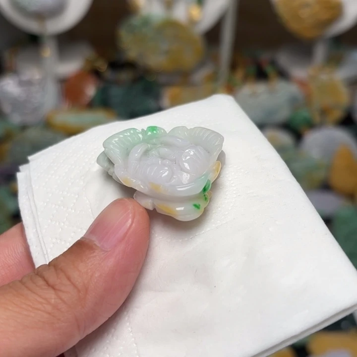 翡翠颈饰未镶嵌吊坠