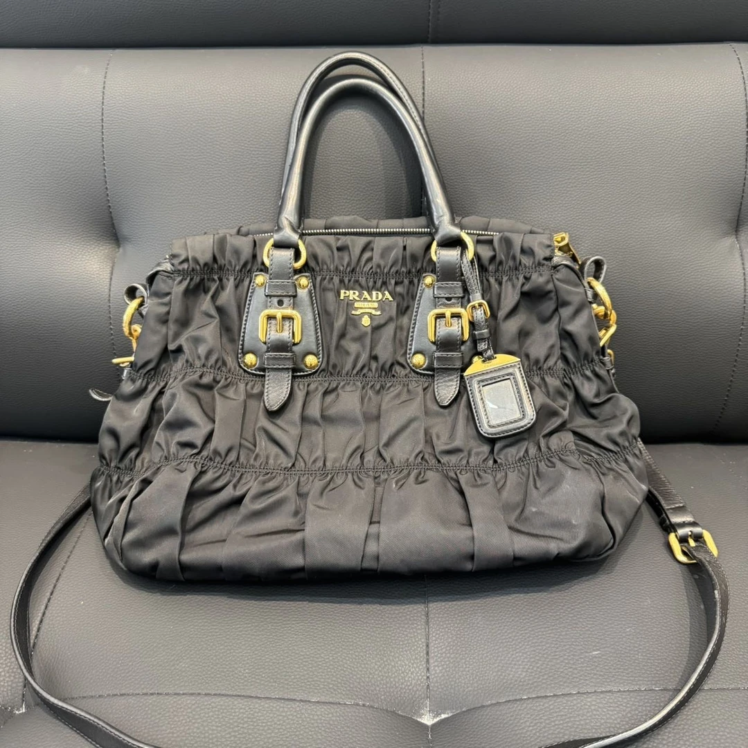 Prada/普拉达 斜挎包 黑金褶皱斜挎包 hz6739/2512