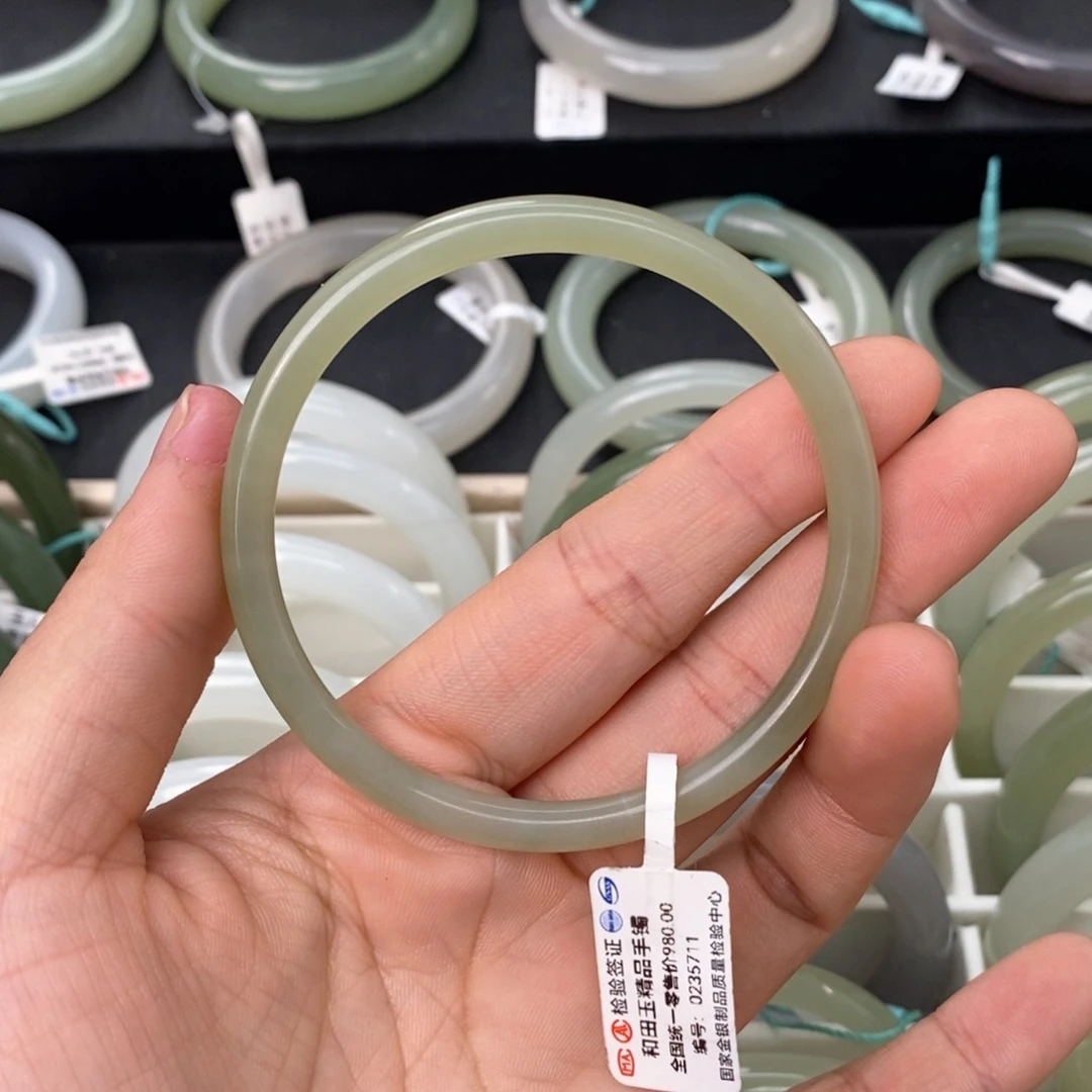 和田玉手镯未镶嵌59.60