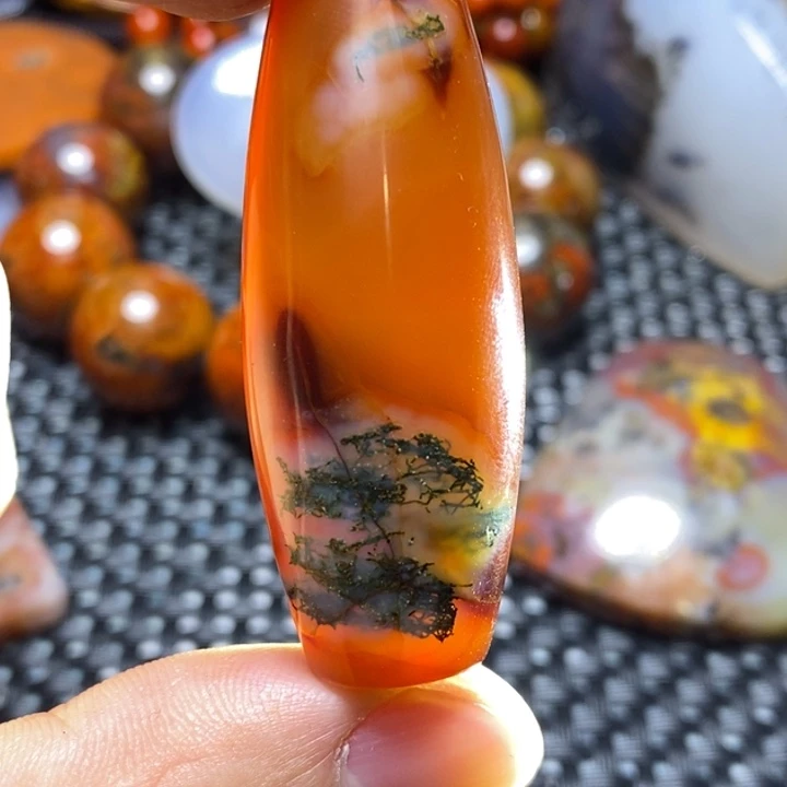 玛瑙/玉髓颈饰未镶嵌流*?