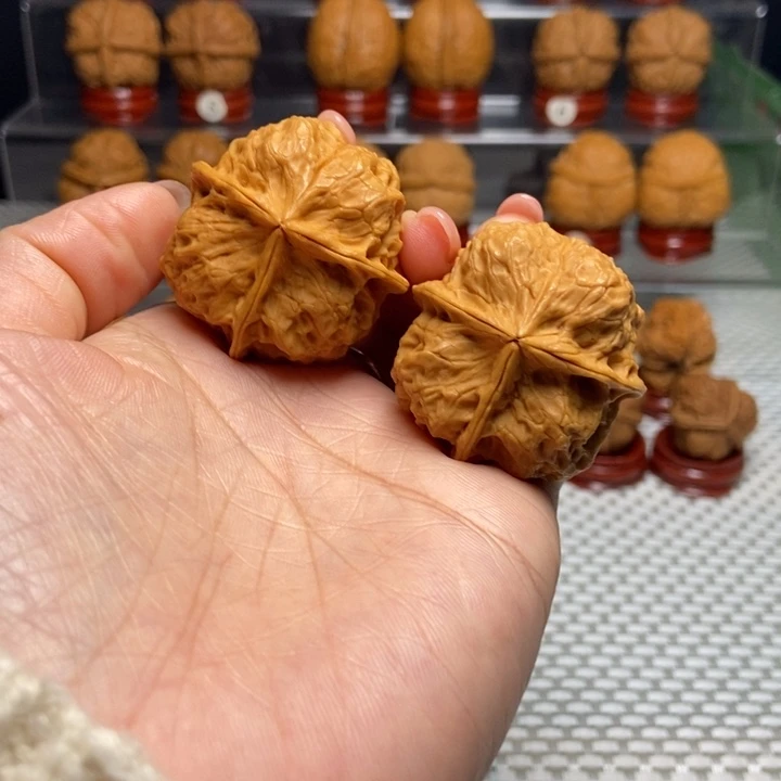 把件文玩核桃25玉牡丹三棱