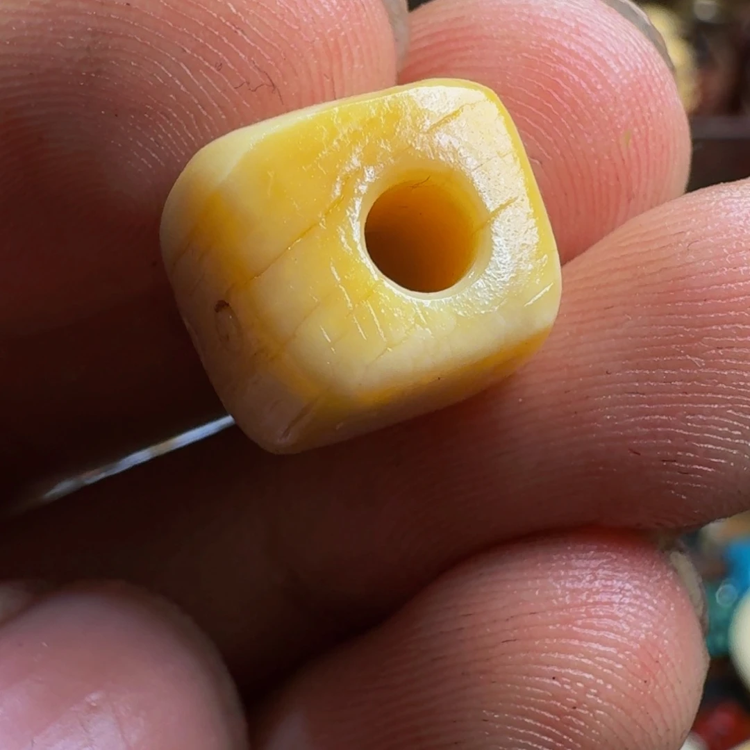 欢***日玻璃颈饰藏传琉璃小元素