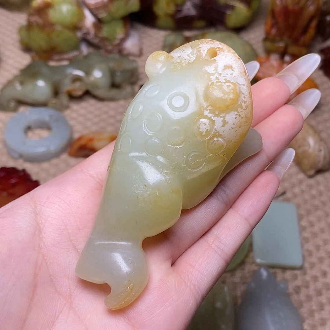 未镶嵌蛇纹石玉颈饰