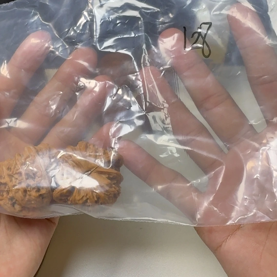 小***王文玩核桃把件15544444434