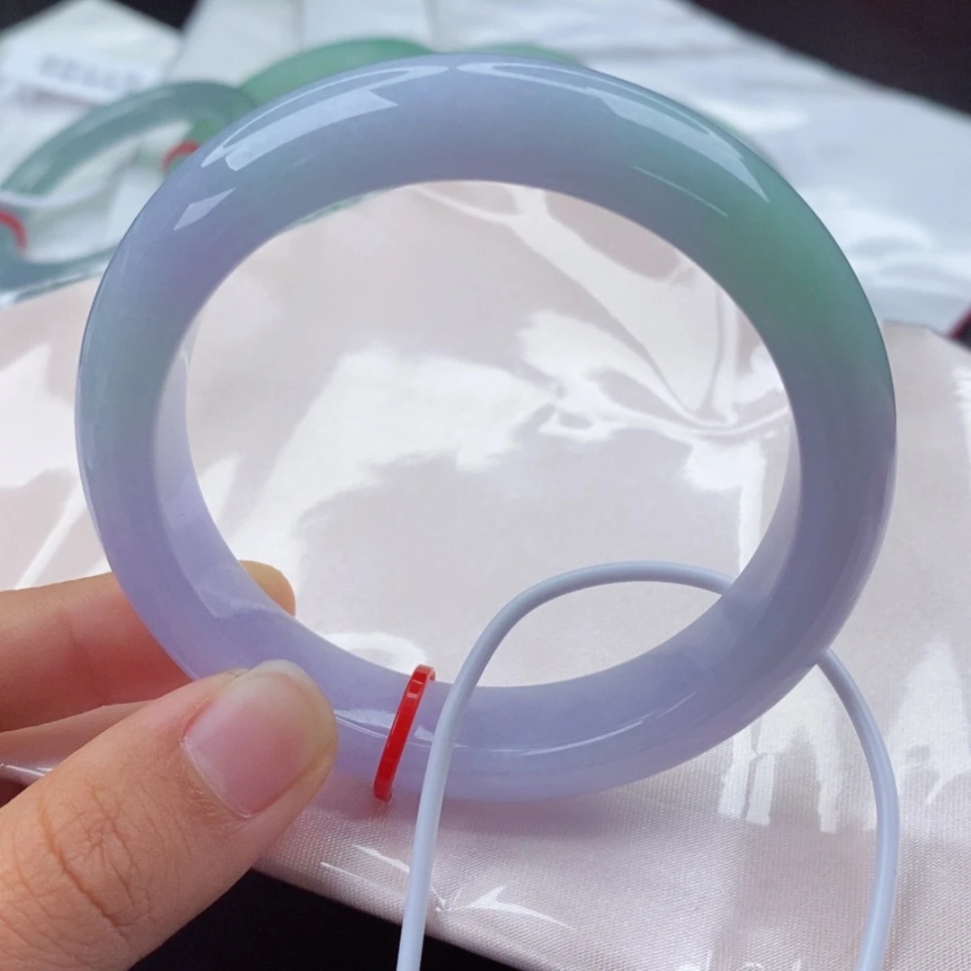 翡翠手镯未镶嵌正圈