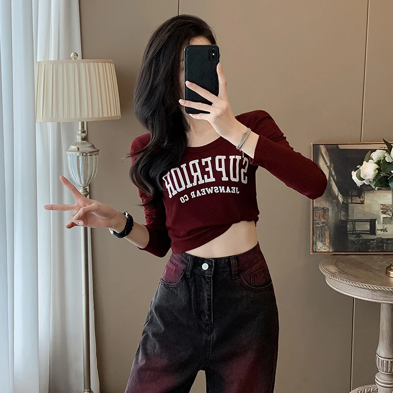 辣妹时尚u领字母印花长袖T恤2025新款修身短款爵士舞打底衫上衣女
