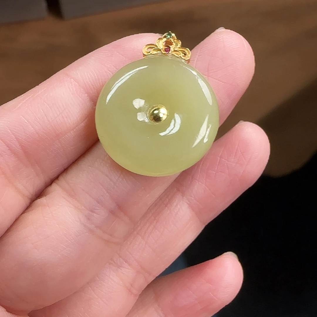 和田玉18K金镶嵌颈饰