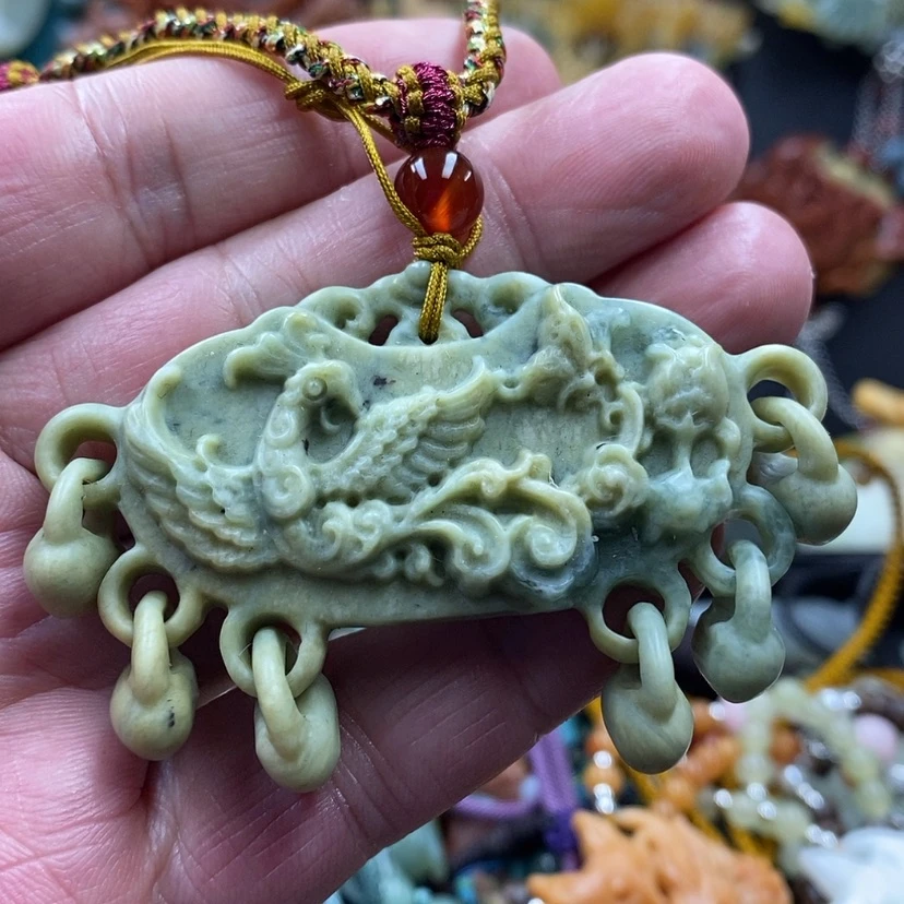 【闪购商品】蛇纹石玉未镶嵌吊坠