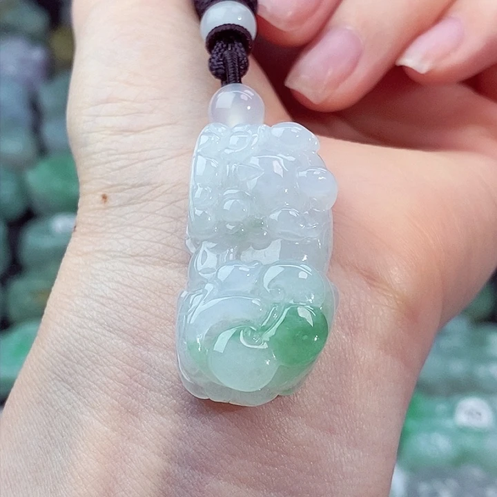 颈饰未镶嵌翡翠天然