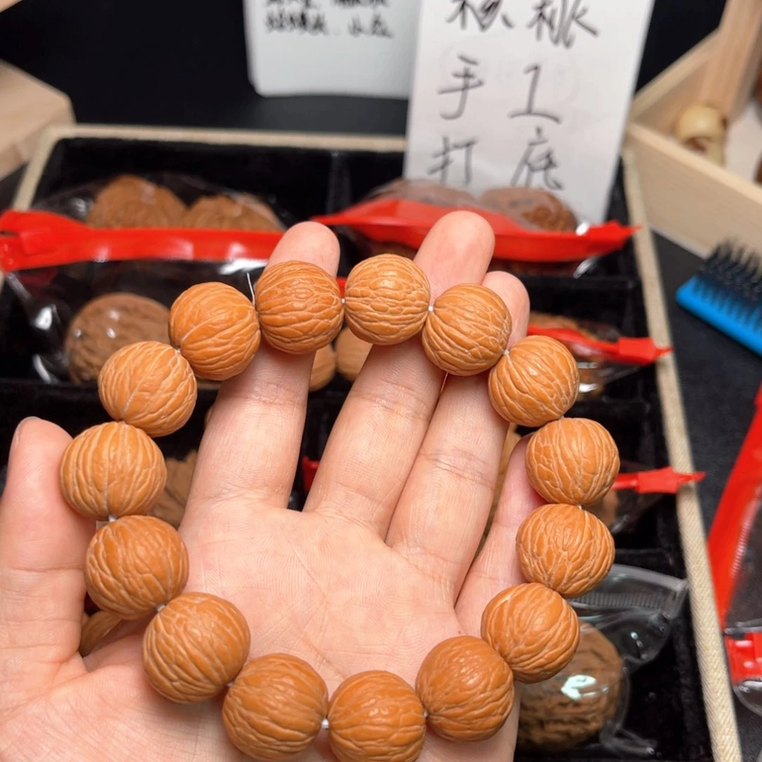 1.7左右凤羽猴头手串