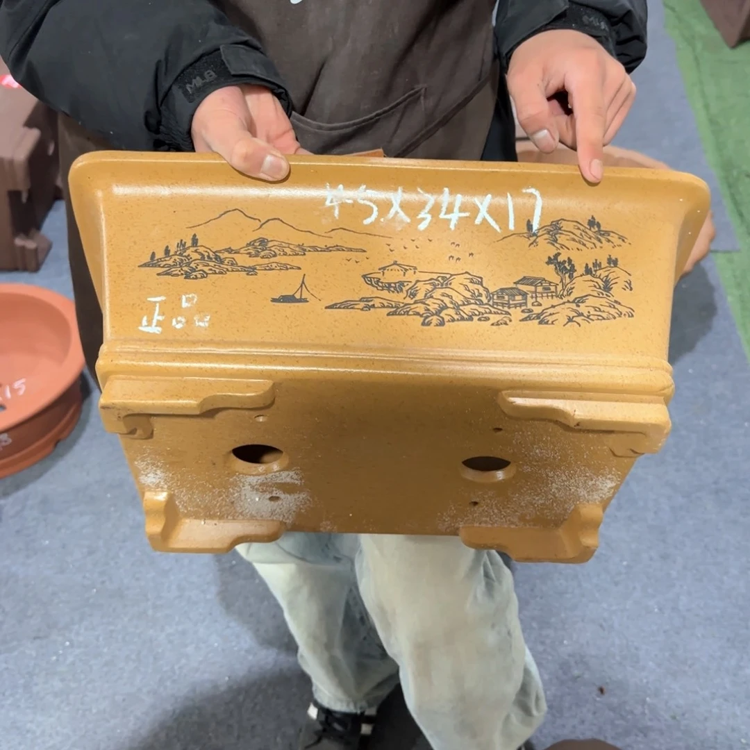 紫砂花盆呜呜呜呜