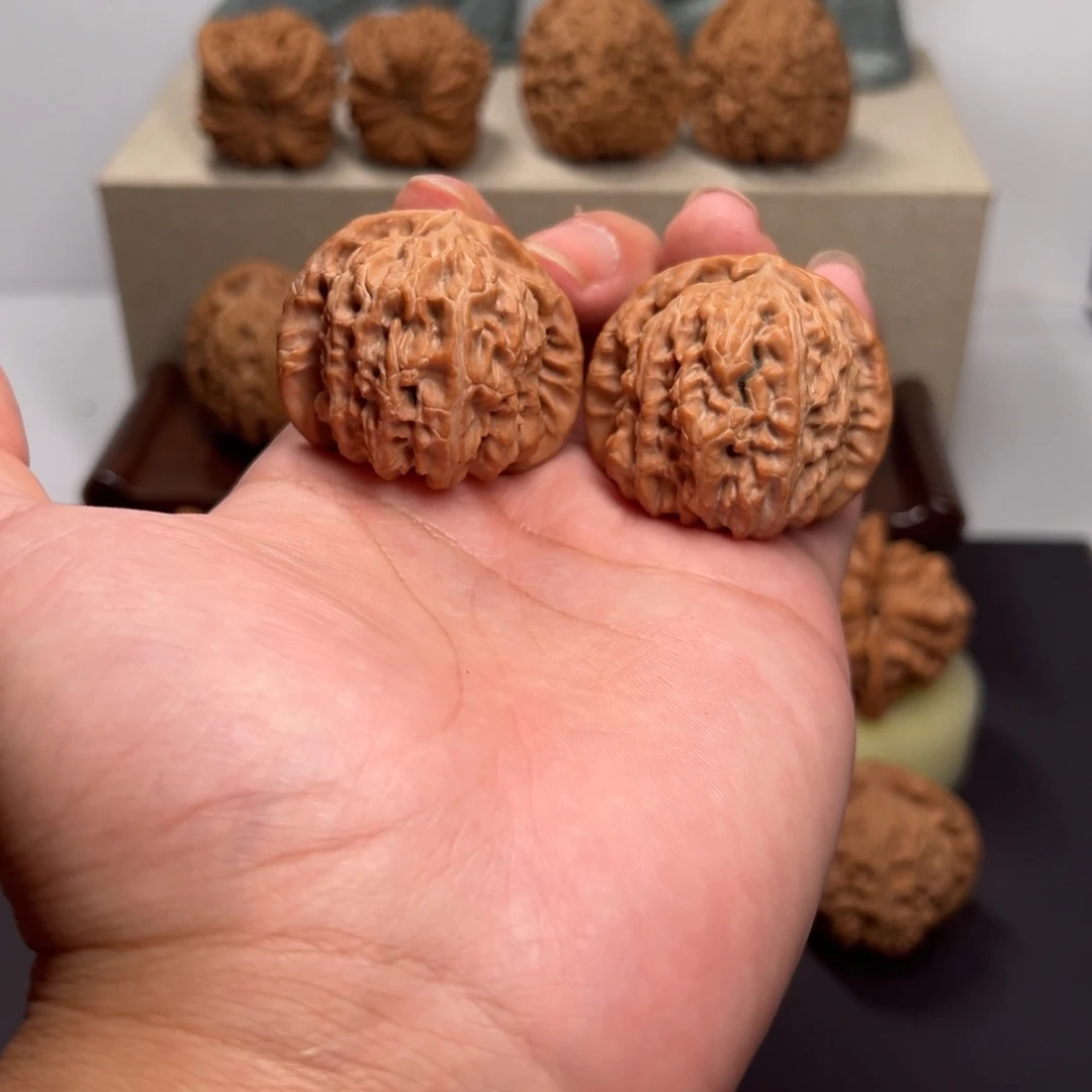 文玩核桃把件40.5白狮子全品