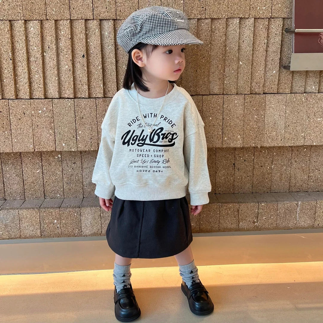 甜小七2025秋季新款女童韩版洋气休闲印花圆领套头卫衣半身裙套装