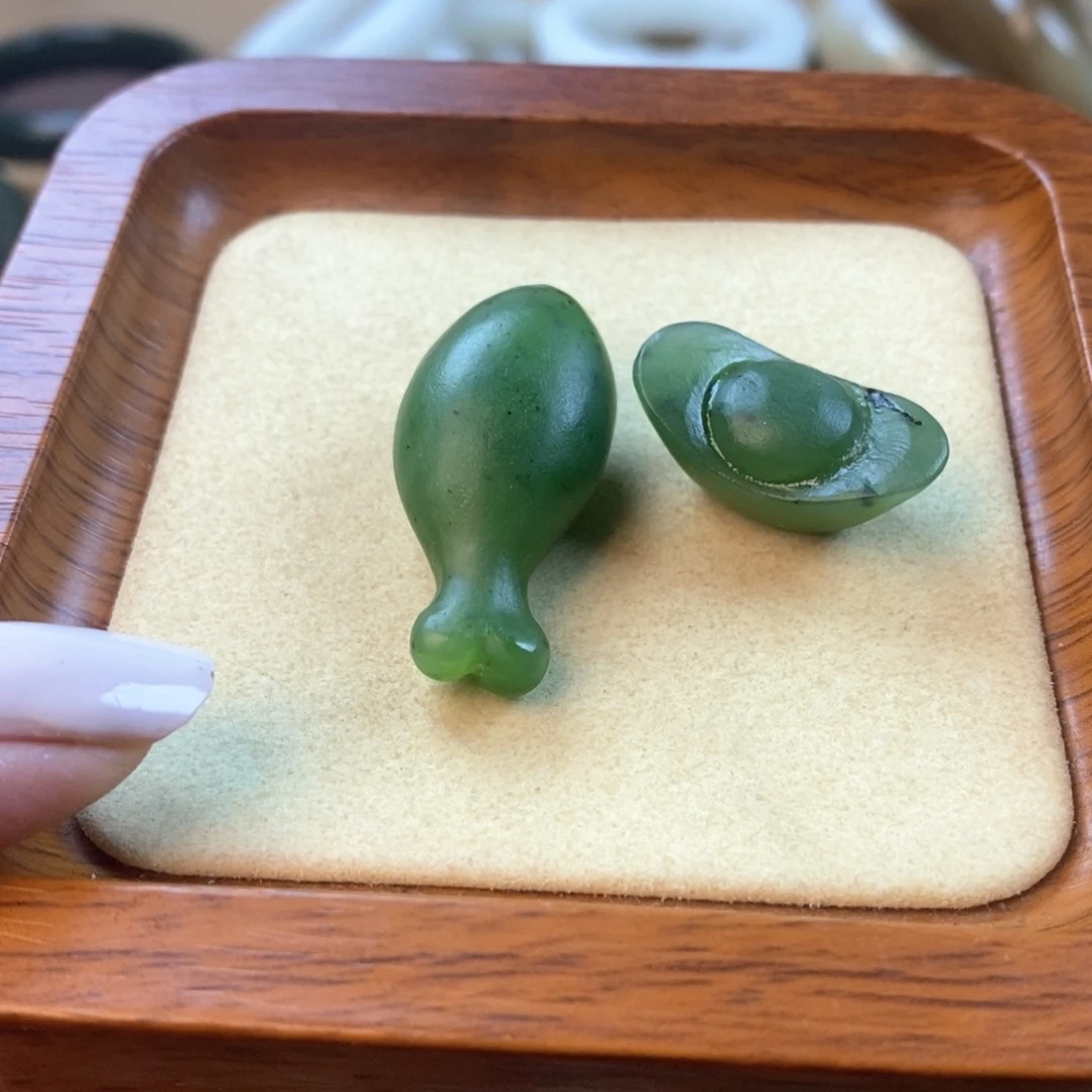 波***波和田玉（碧玉）未镶嵌颈饰