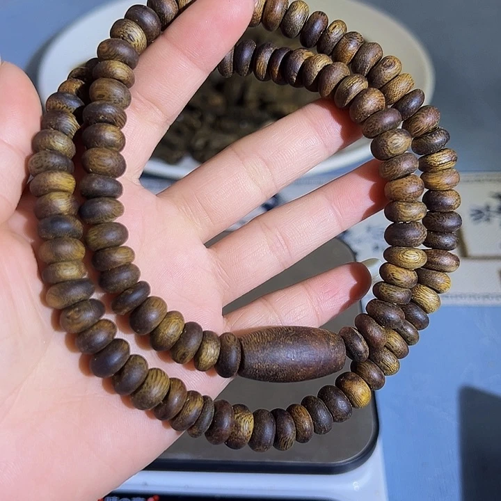 沉香沉香碎屑沉浮老料树丁虫漏多圈绿棋0931