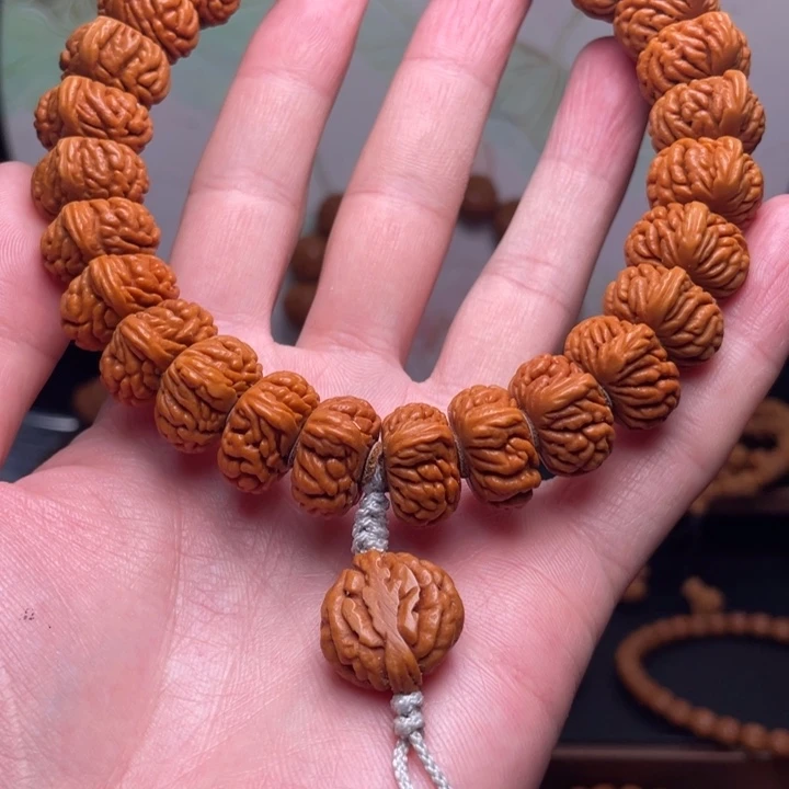 桃核手串18刺龙手持