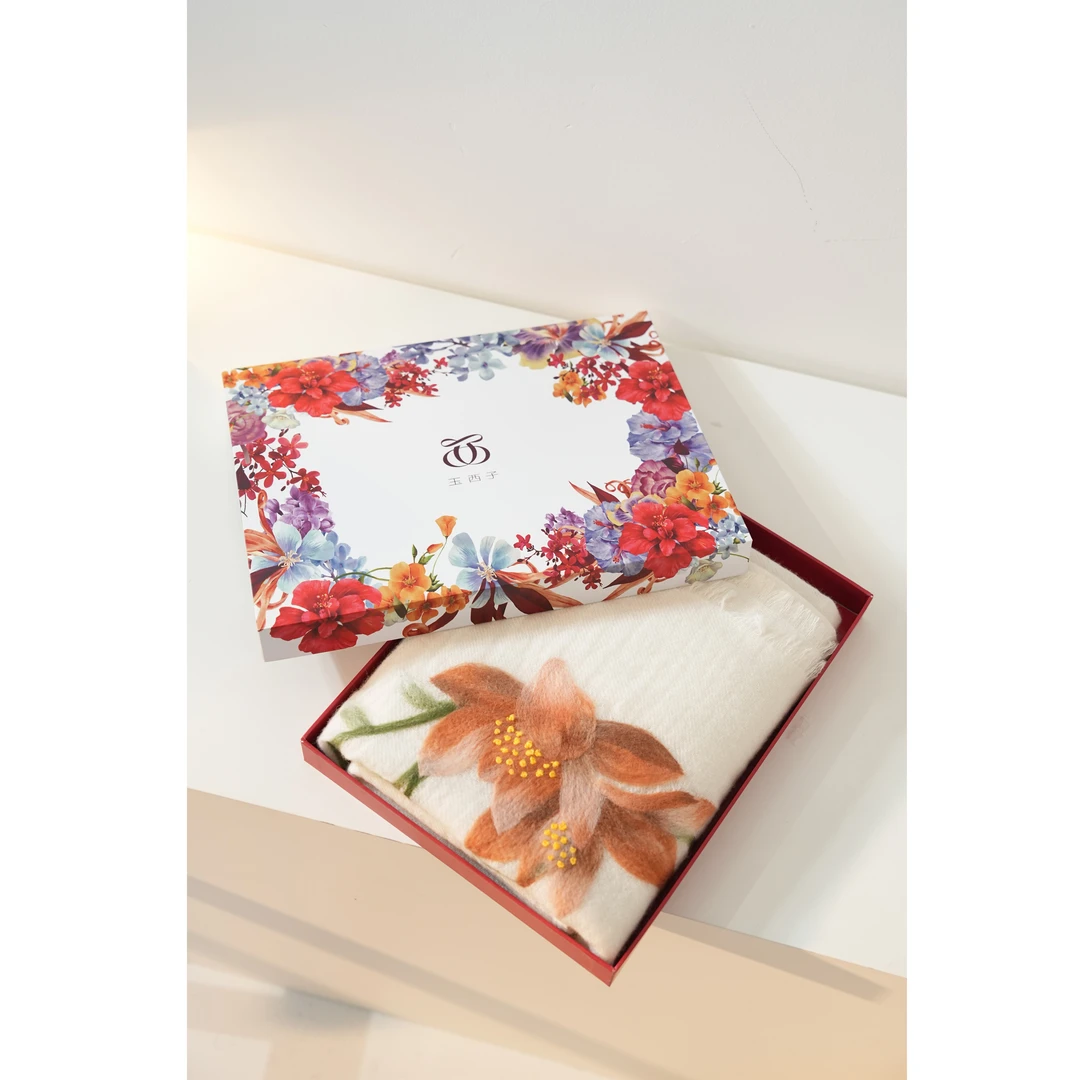 西子/【暖意】山羊绒手工埋绣长款披肩围巾/WJDS001