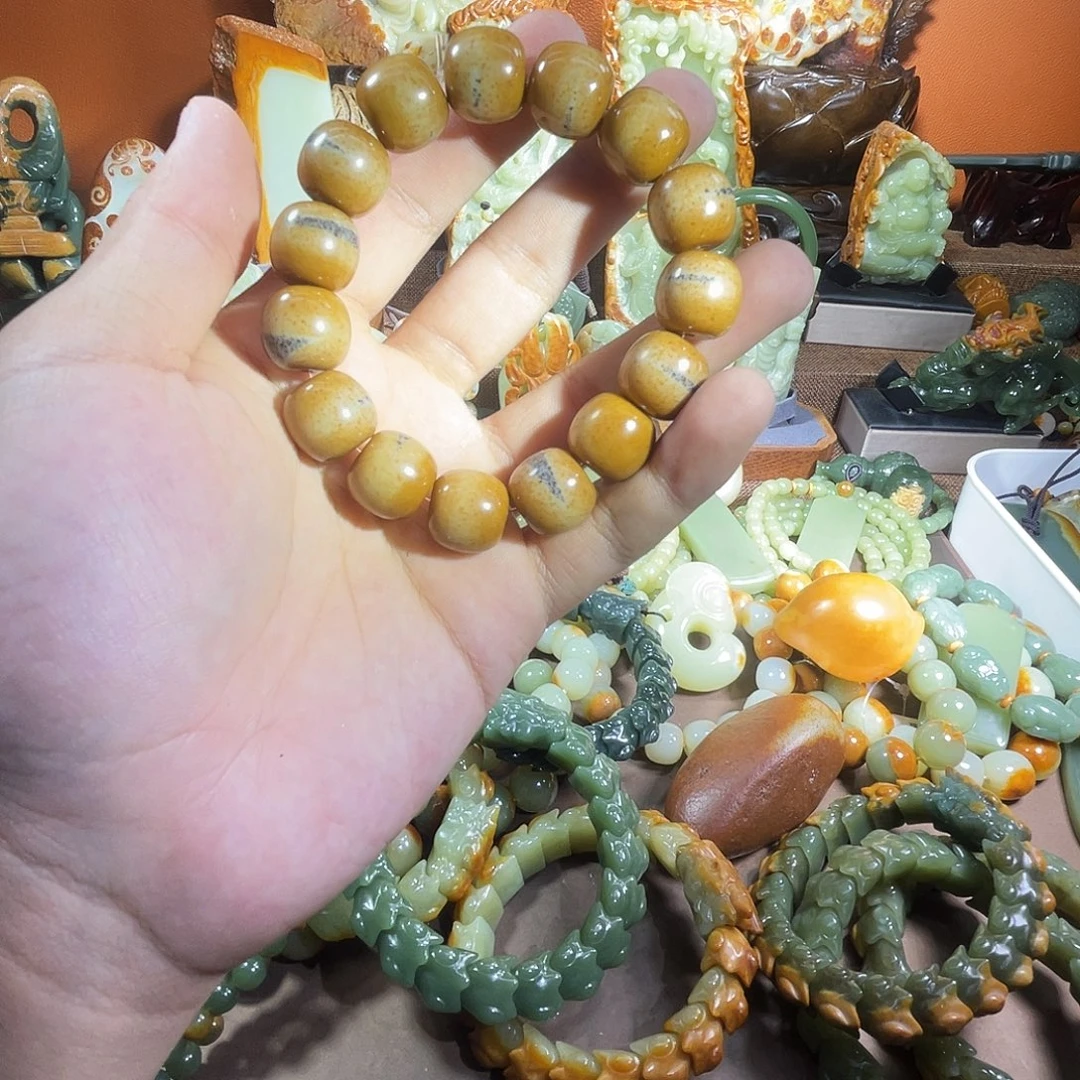 透闪石质玉未镶嵌珠宝奇石