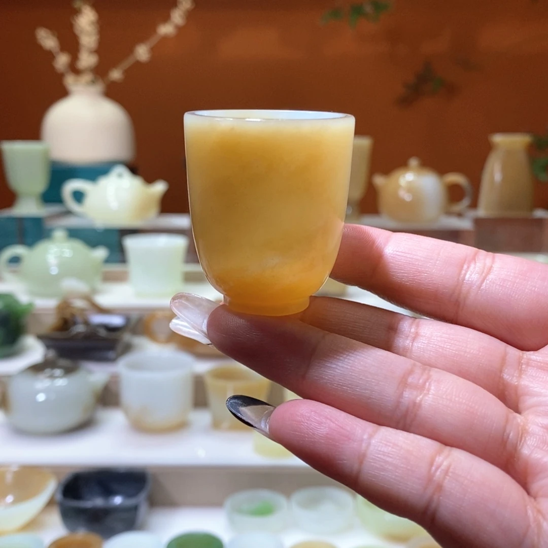 未镶嵌和田玉挂件且末金山黄糖玉杯