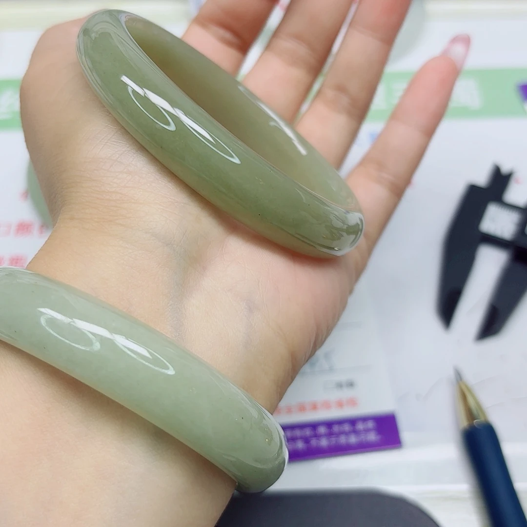 石英质玉未镶嵌手镯153/6465