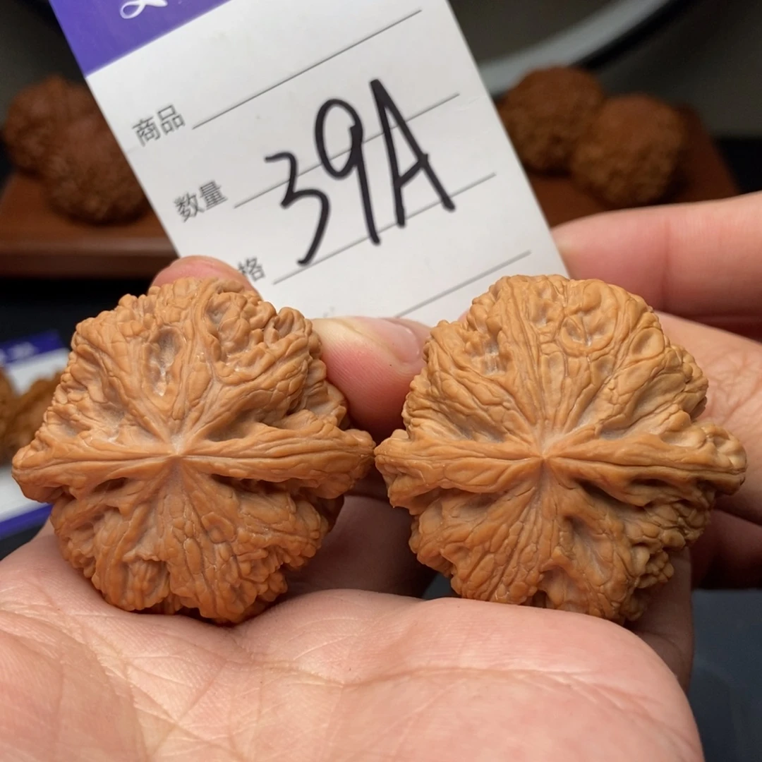 文玩核桃吊坠42粗筋