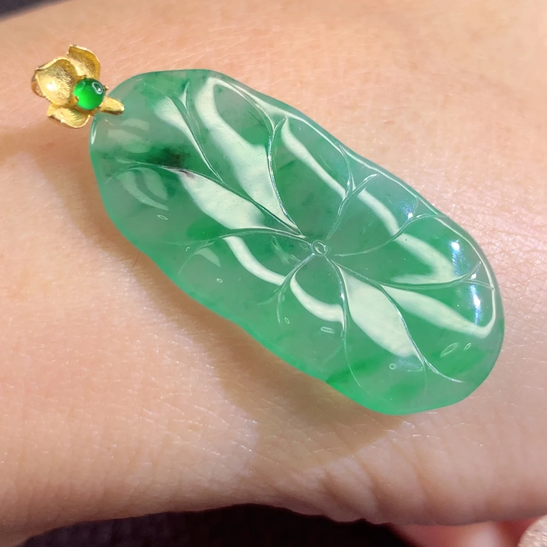 翡翠18K金镶嵌颈饰翡翠