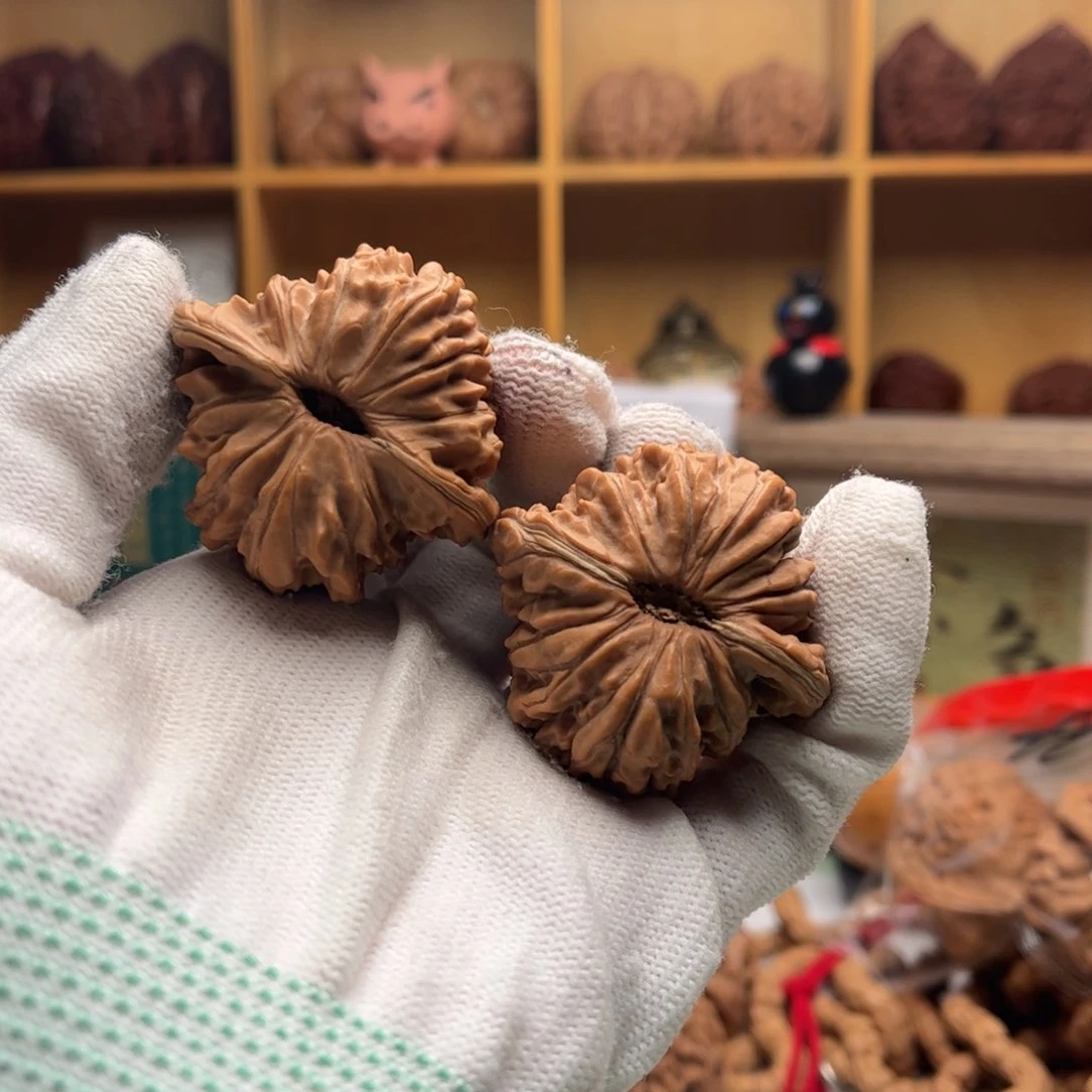 文玩核桃把件福利对不退换42左右四座楼