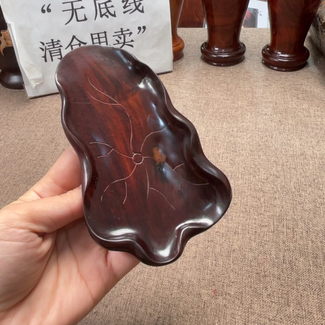 檀香紫檀（小叶紫檀）荷叶