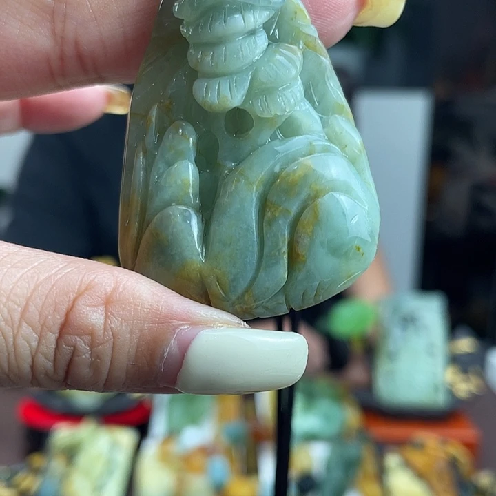 蛇纹石玉未镶嵌颈饰