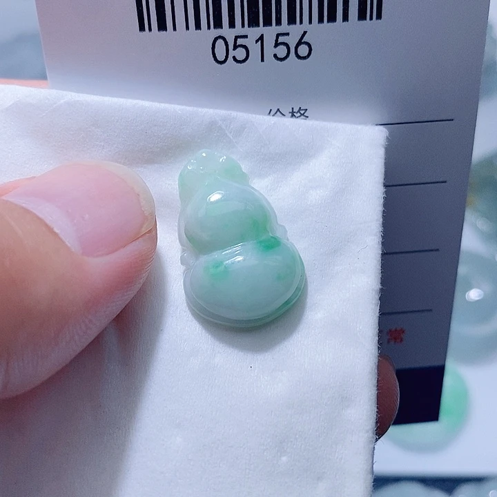 翡翠未镶嵌颈饰天光墟翡翠市场现金代购