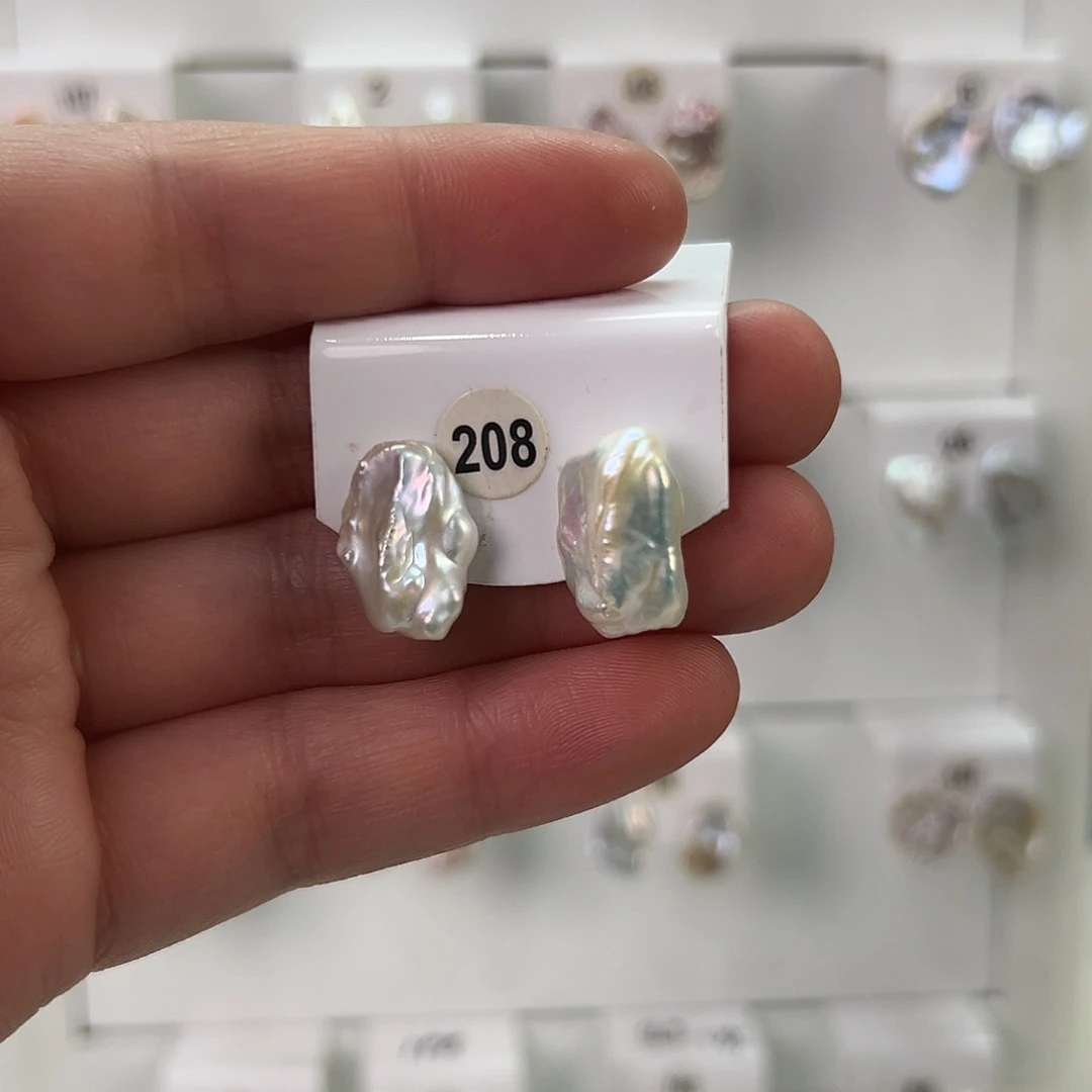 深****非金属巴洛克花瓣耳饰