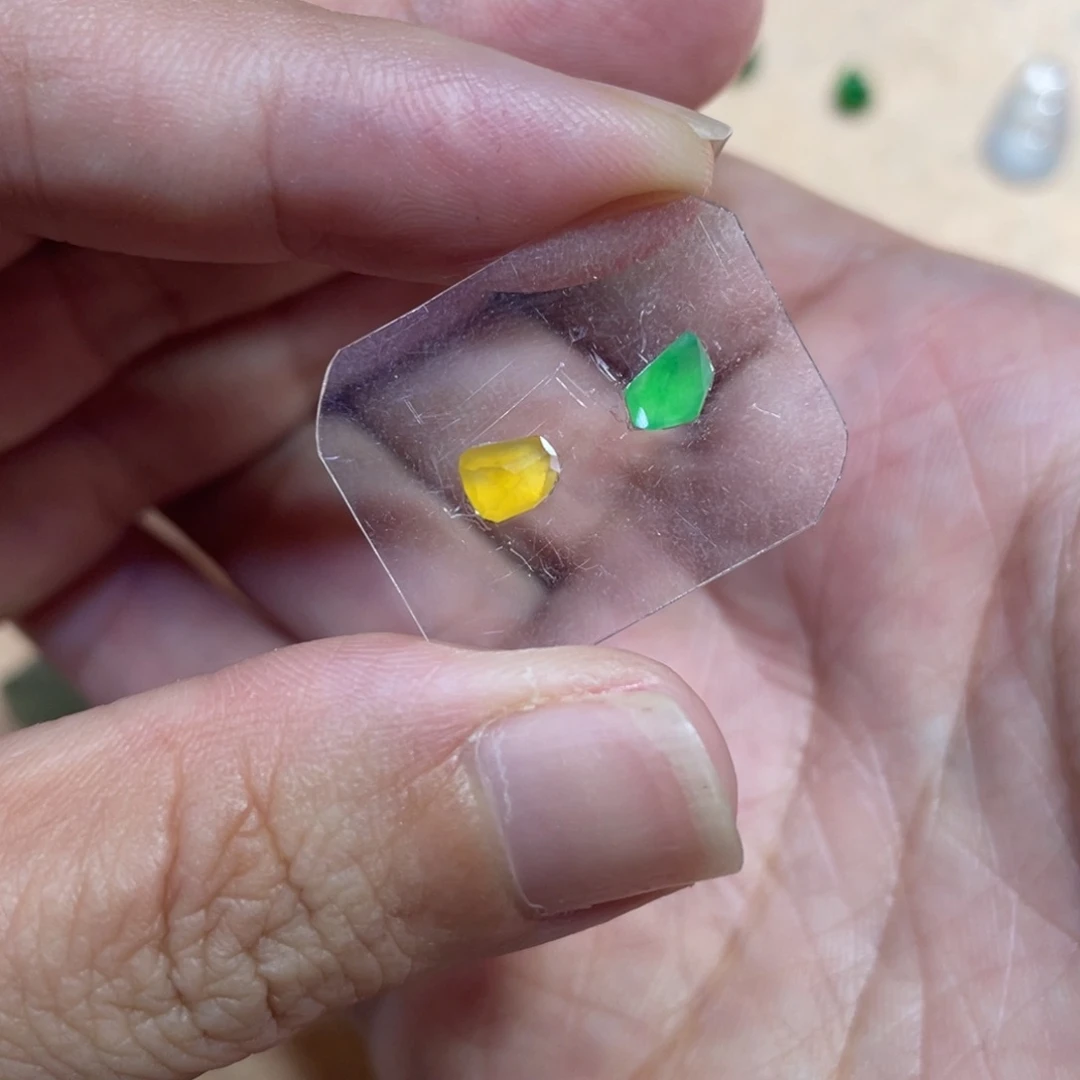 翡翠未镶嵌颈饰蛋面