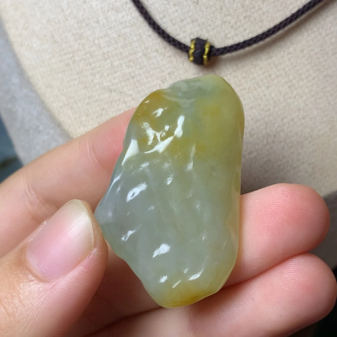 翡翠颈饰未镶嵌吊坠