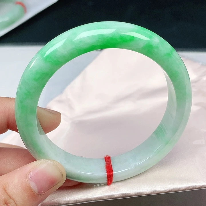 翡翠手镯未镶嵌57圈2562
