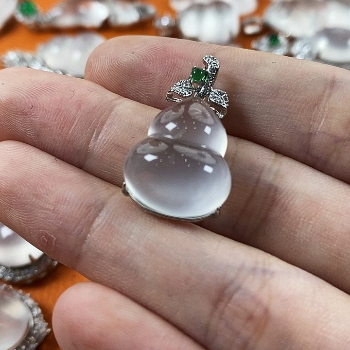 石英质玉银S925镀金镶嵌颈饰