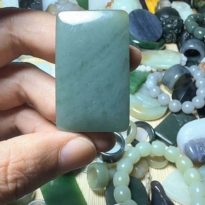 和田玉（糖玉）颈饰未镶嵌火**说