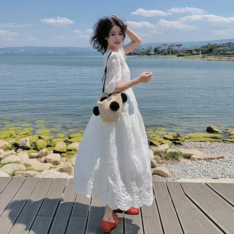 白色法式连衣裙女高级感2025夏季新款慵懒松弛感收腰显瘦蕾丝长裙