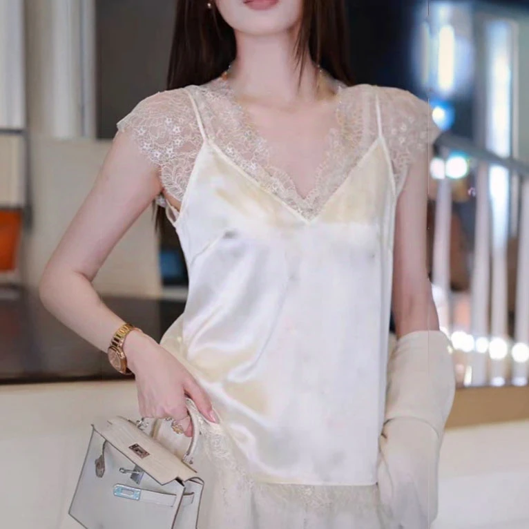 《依家推荐》法式蕾丝拼接V领无袖背心夏季新款气质显瘦百搭上衣