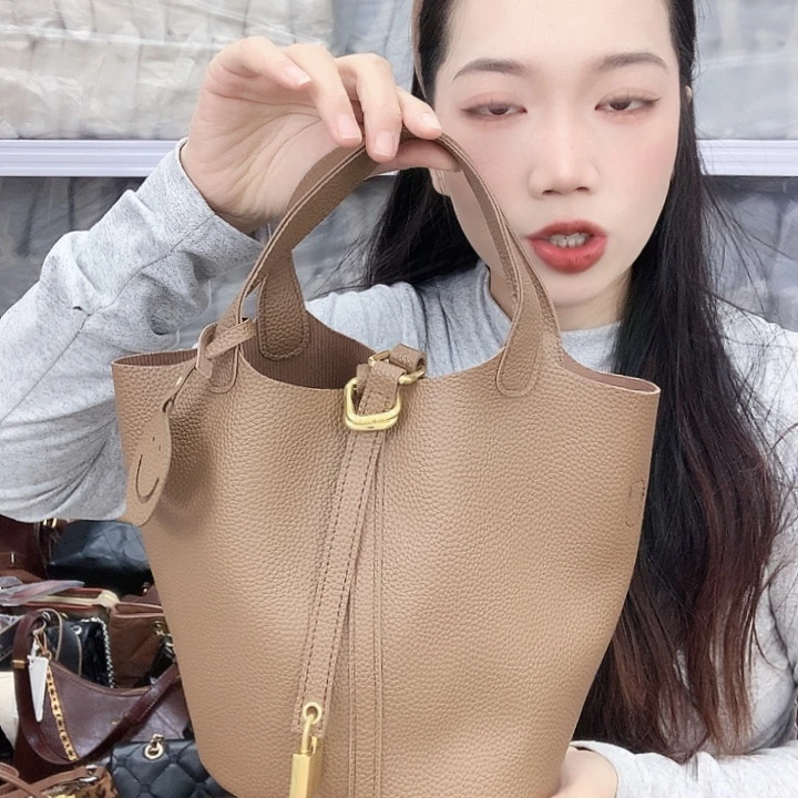 小牛皮（革）牛剖层皮革牛皮（革）