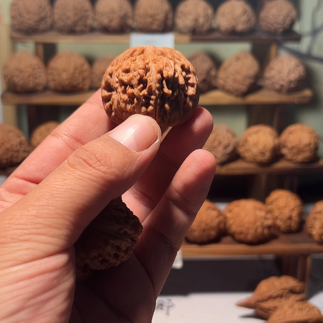 麦*丶文玩核桃，四座楼核桃