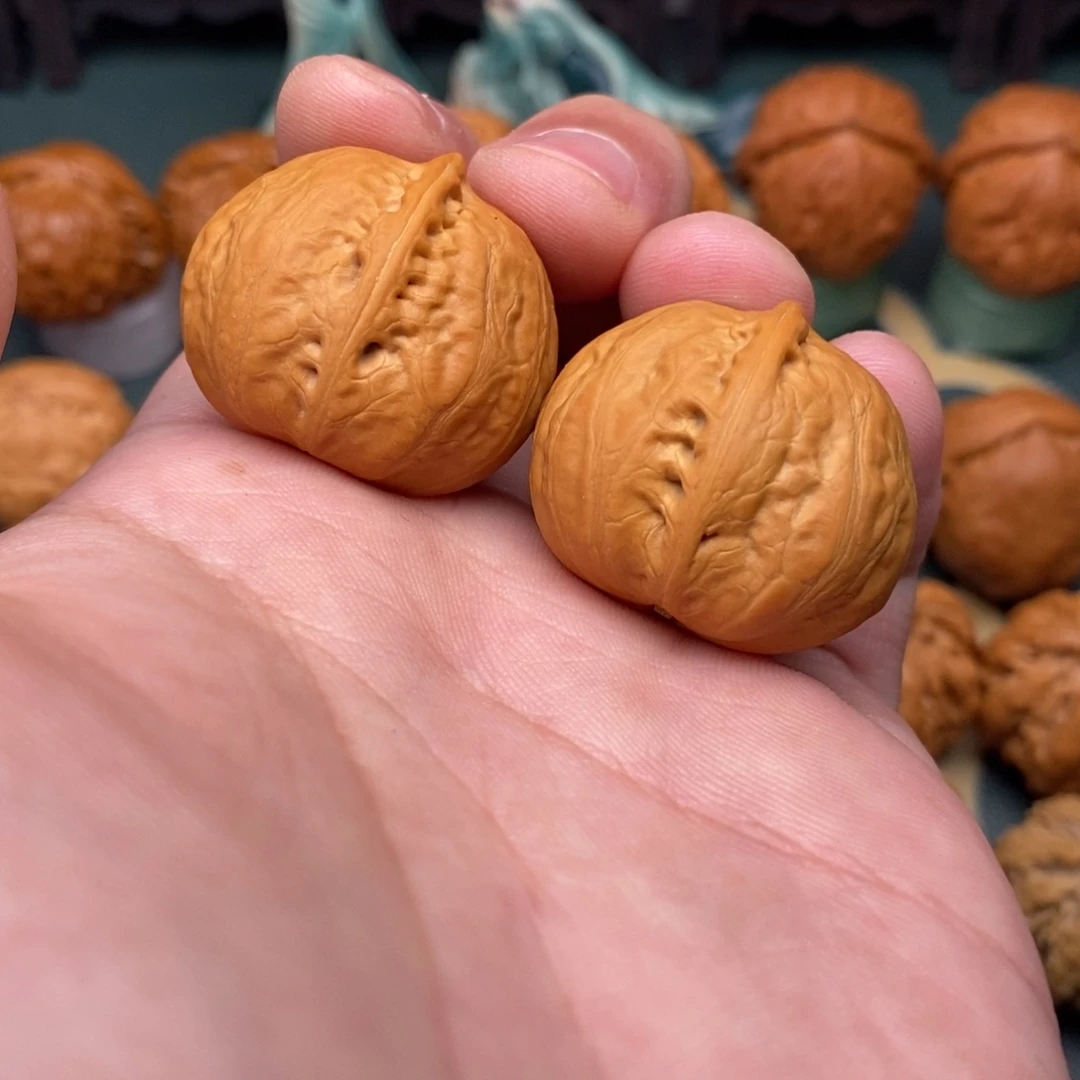 文玩核桃把件光头元宝