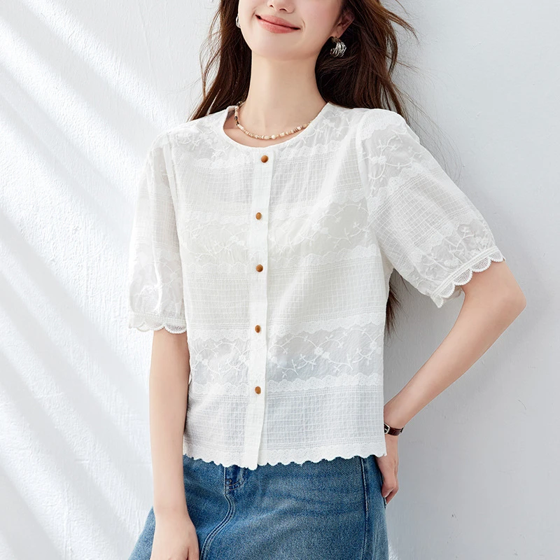 圆领绣花衬衫女短袖2025夏季新款短款上衣小个子棉衬衣法式白色